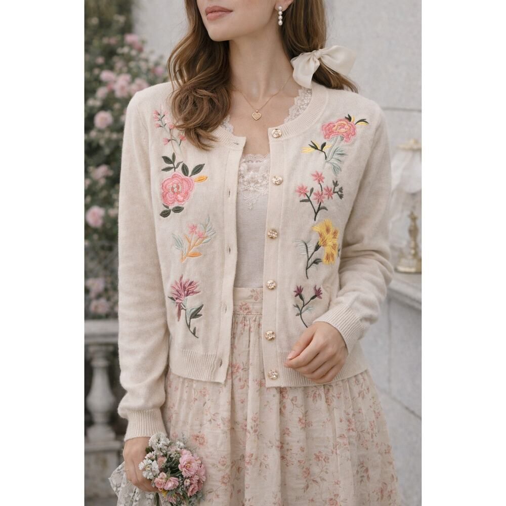 Sioni Floral Embroidered Cardigan Sweater Size M Beige NWT Super Soft Comfort